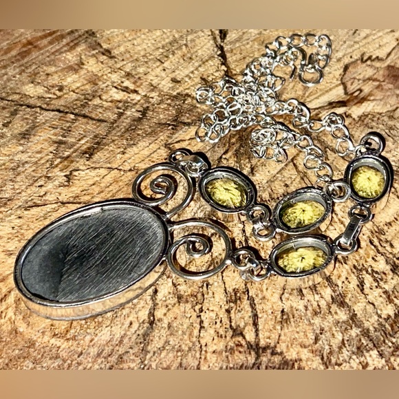 Iridescence Abalone Shell Pendant Necklace - Picture 5 of 12